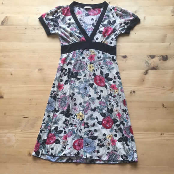 Forever 21 floral v-neck dress size small - Picture 2 of 5